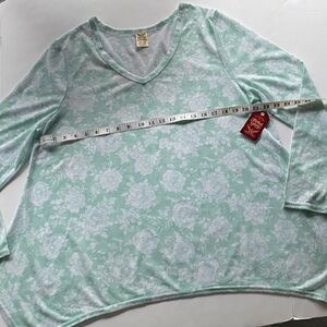 Faded Glory Light Green Floral Tee